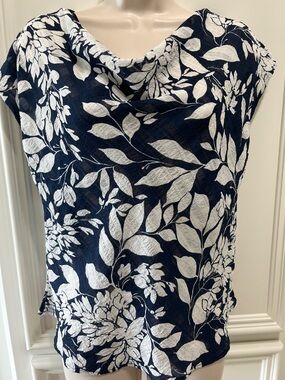 ReneeC Navy/White lightweight cap sleeves blouse- NWT Size Small